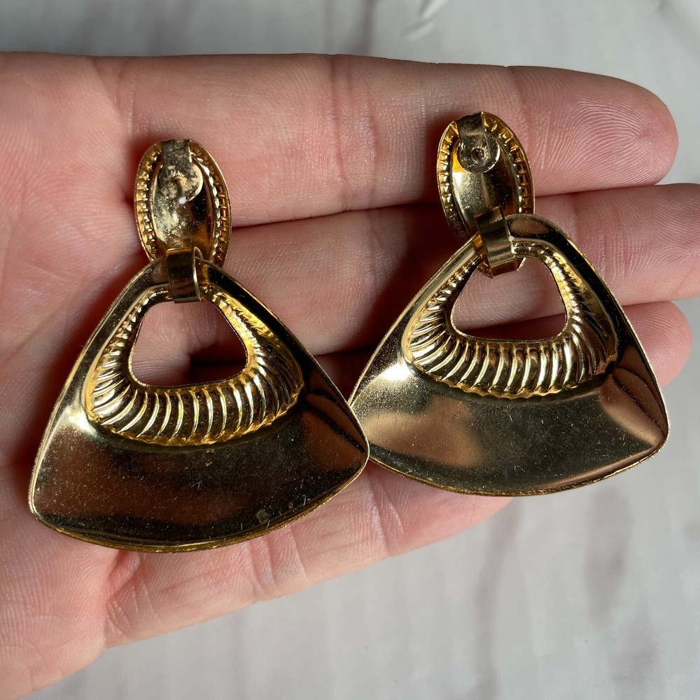 Vintage Mod Enamel Textured Gold Tone Edge Earrings - Picture 4 of 13